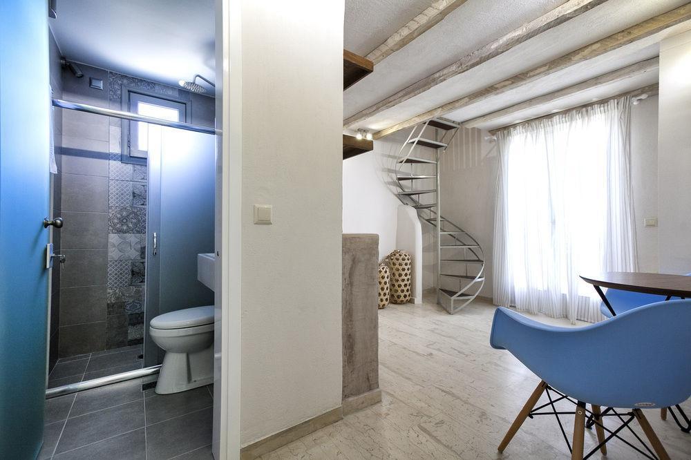 Privée Santorini Hotel 2*