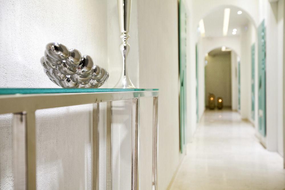Privée Santorini Hotel 2*