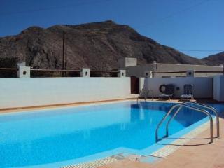 Privée Santorini 2*