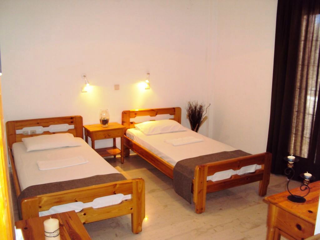 Privée Santorini 2*