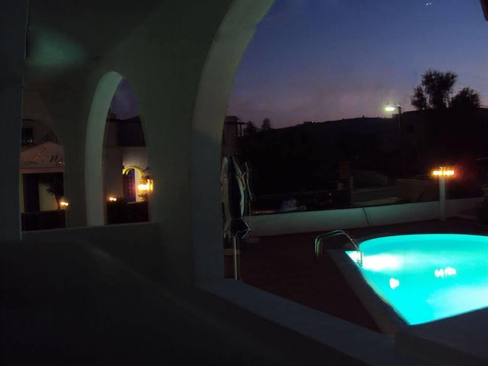 Hotel Privée Santorini 2*