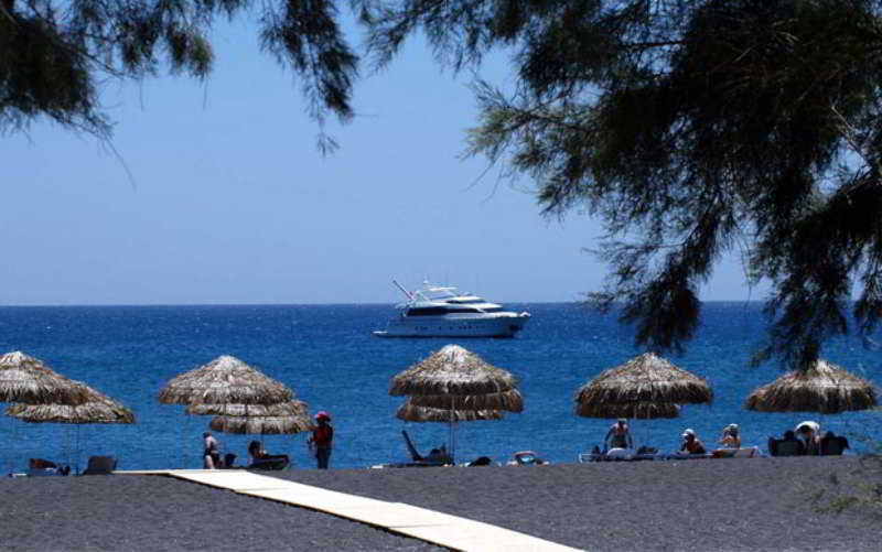 Privée Santorini Hotel