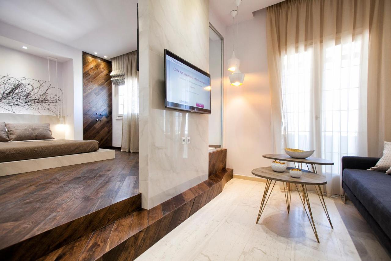 Privee Santorini Hotel